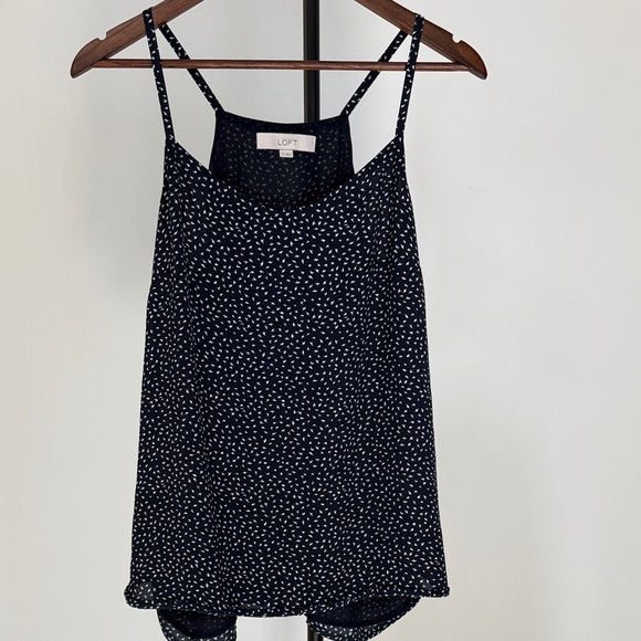 LOFT Tops - Ann Taylor Loft Navy Bird Print Flows Tank. Size M